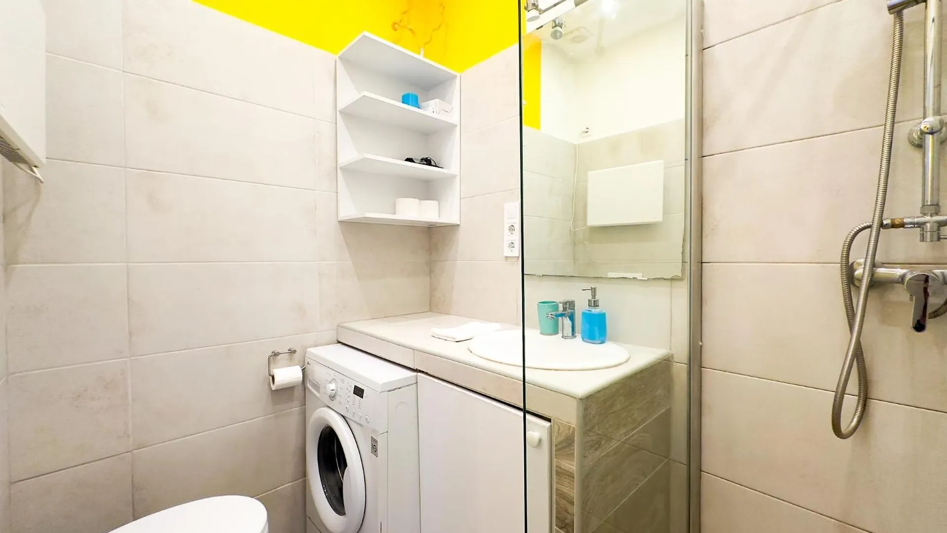 Spacious Buda Apartment Air Conditioning Budapest