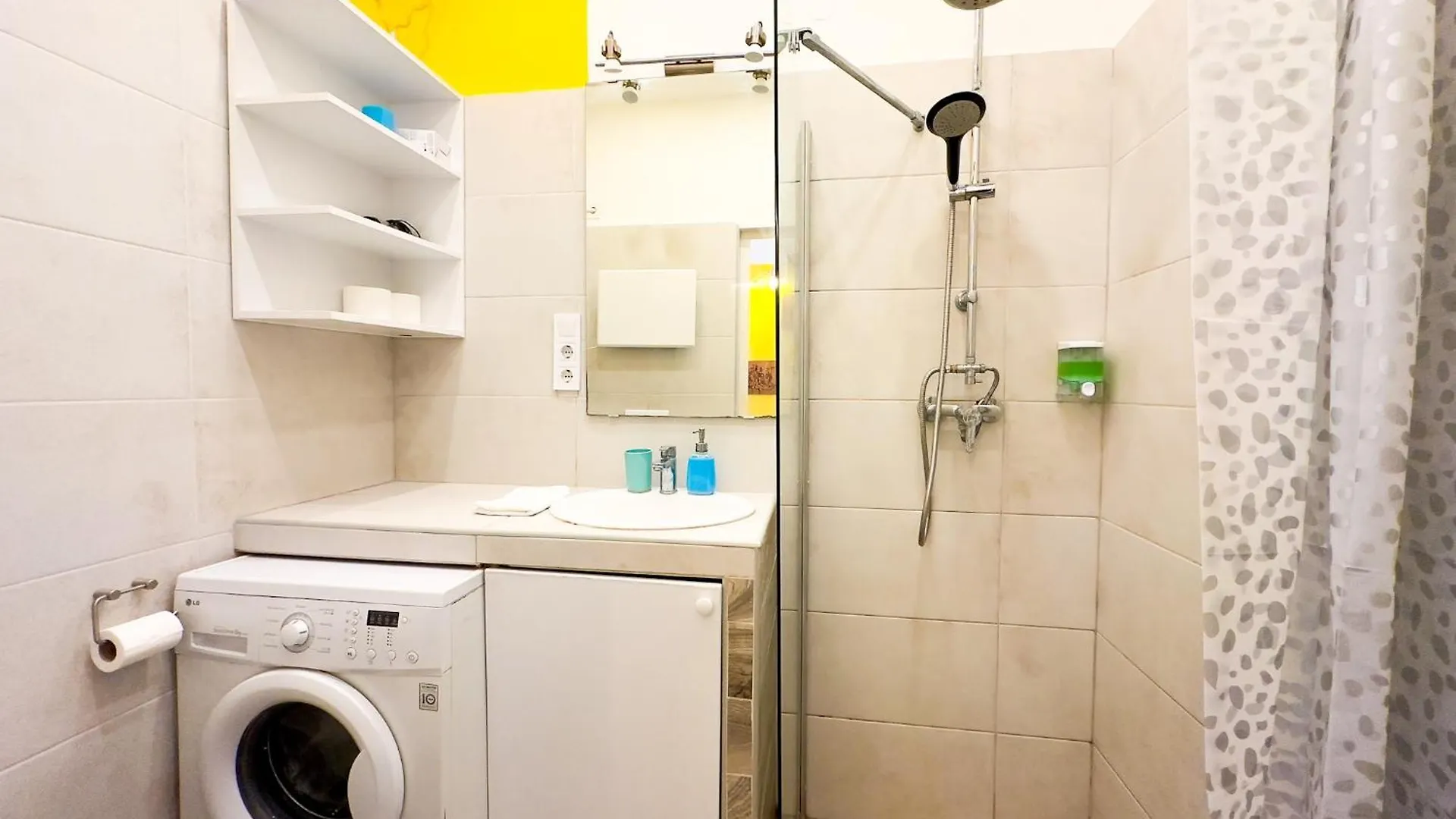 Spacious Buda Apartment Air Conditioning Budapest